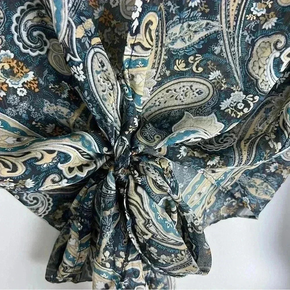 Dress forum Paisley Front Tie Top - Picture 5 of 11